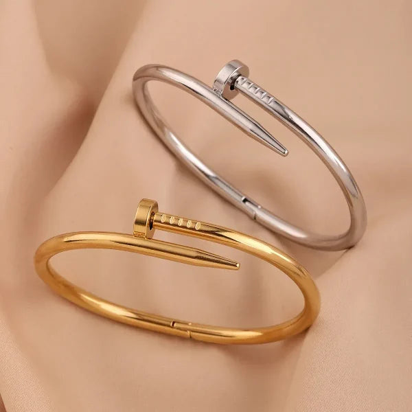Noir Clou Bracelet