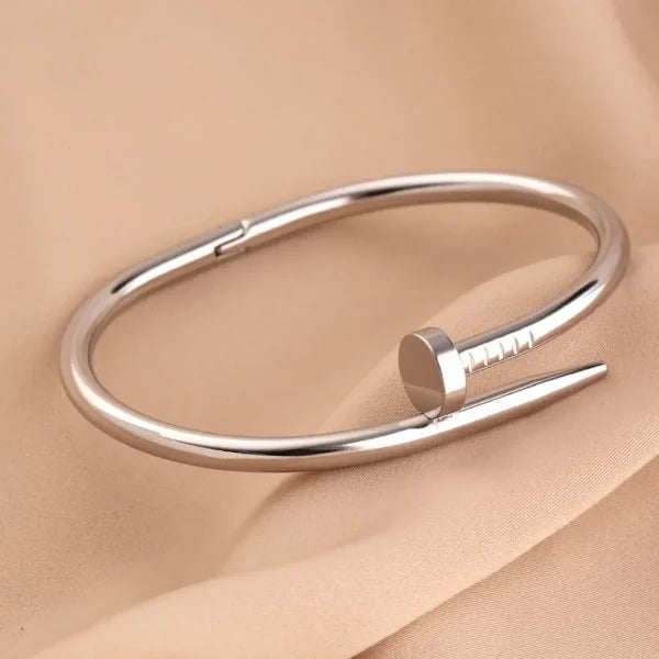 Noir Clou Bracelet